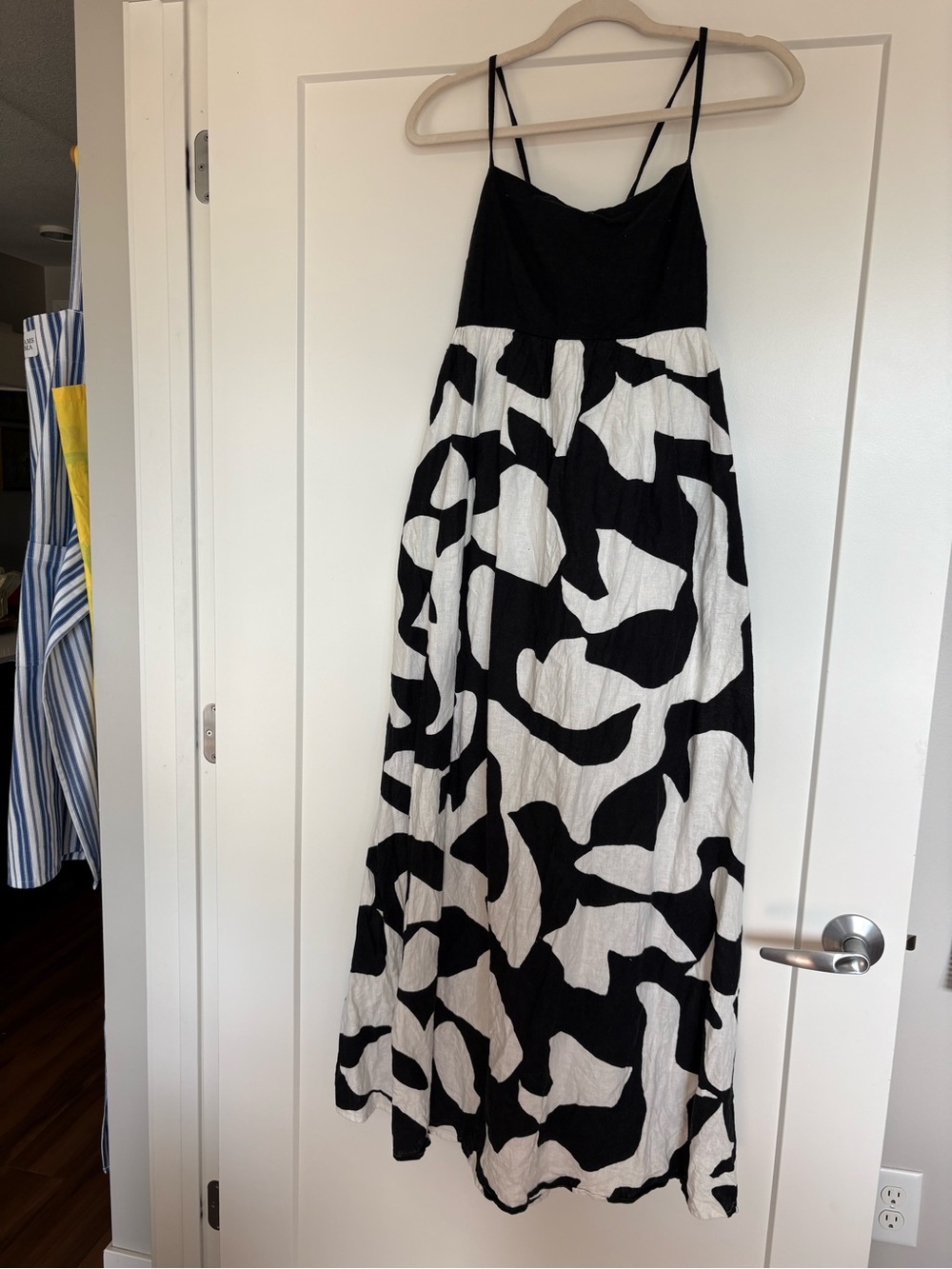 Abercrombie & Fitch Black and White Spaghetti Strap Maxi Skirt Dress - Picture 2 of 4